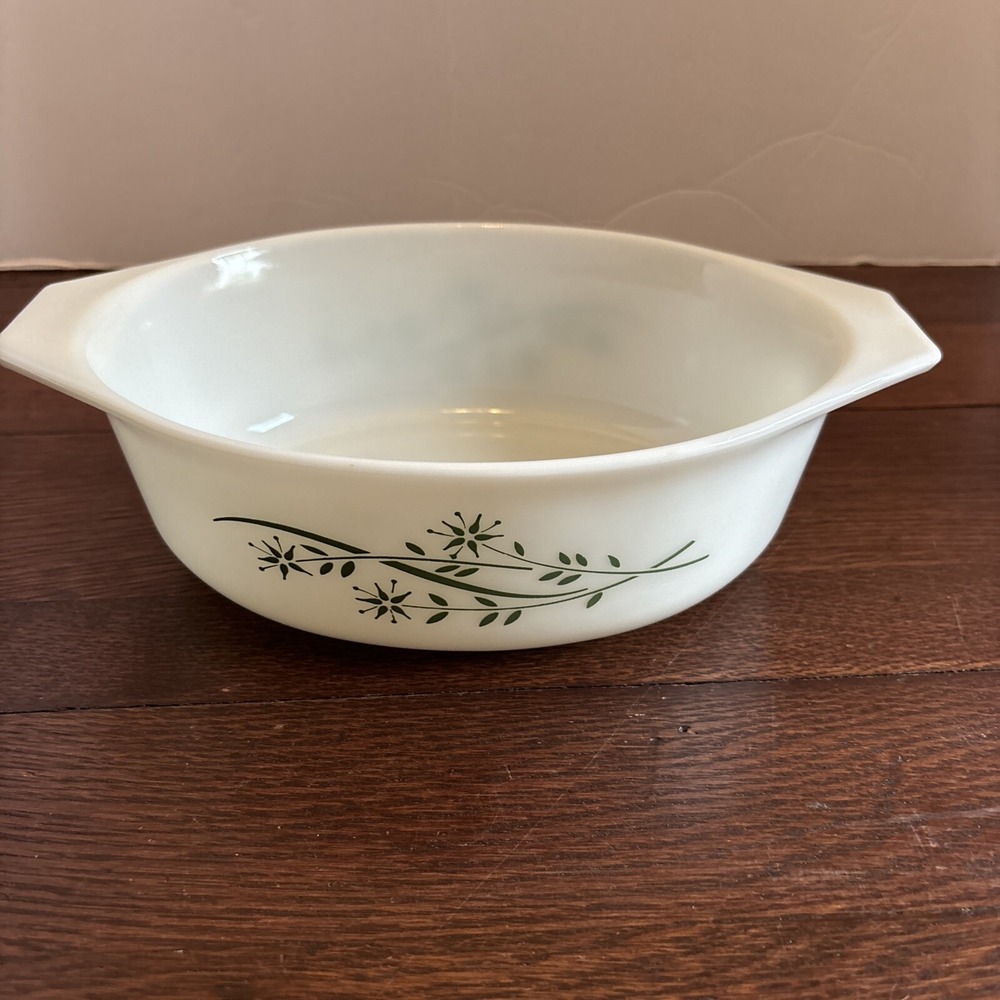 Pyrex 043‎ Green Honeysuckle casserole oval dish white/green 1 1/2 quart